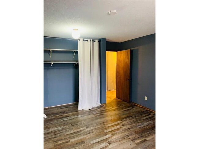 Building Photo - 932 Westbrooke Way