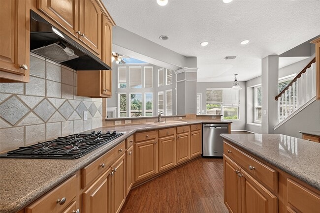 Building Photo - 16411 Canyon Chase Dr