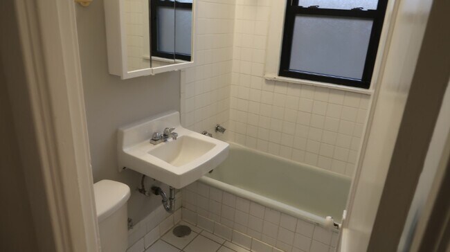 Building Photo - 2617 W Gunnison St
