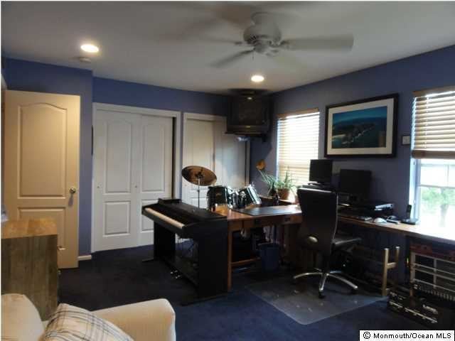 Building Photo - 45 Liverpool Ct