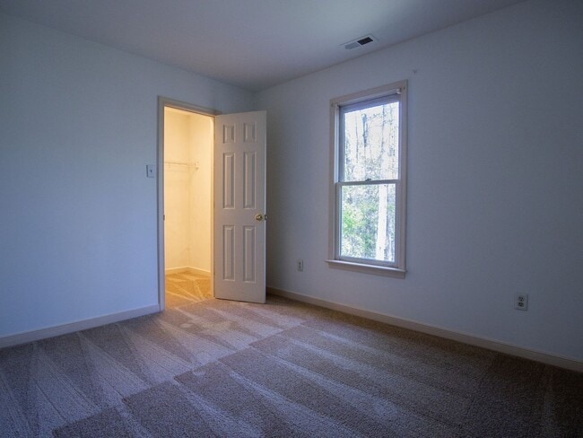 Building Photo - Bright 4-Bedroom Home in Midlothian!