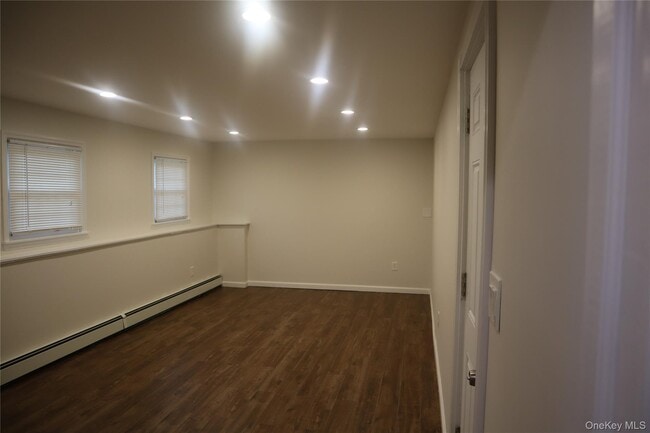 Building Photo - 32 Poplar Dr