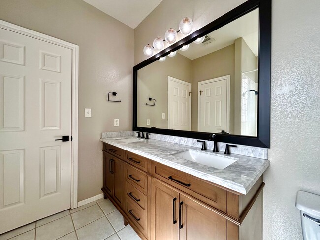 Building Photo - Beautiful 3BR, 2.5BA Two-Story Home with Laundry Room & 2-Car Garage