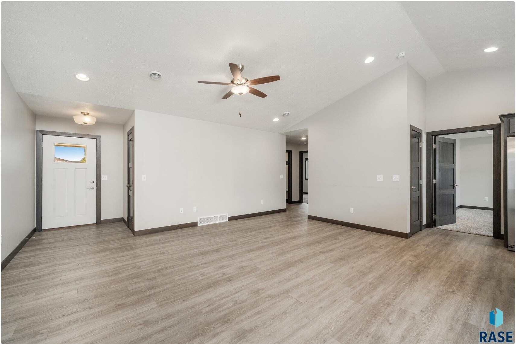 Building Photo - 4612 W 34th St N