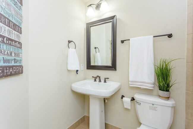 Building Photo - 6122 Garden Lakes Ln