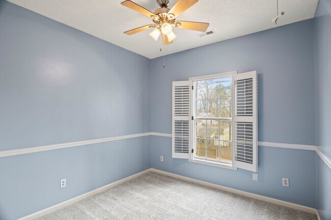 Building Photo - Great Wake Forest Location