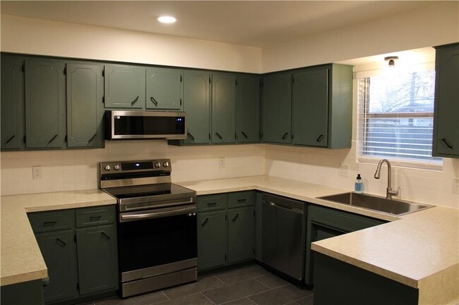 Building Photo - 4003 Holt Ave
