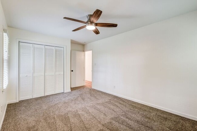 Building Photo - Private Home on Spacious Lot in Browns Sum...