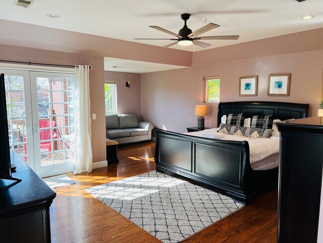 Building Photo - 3209 W Fairview Pl