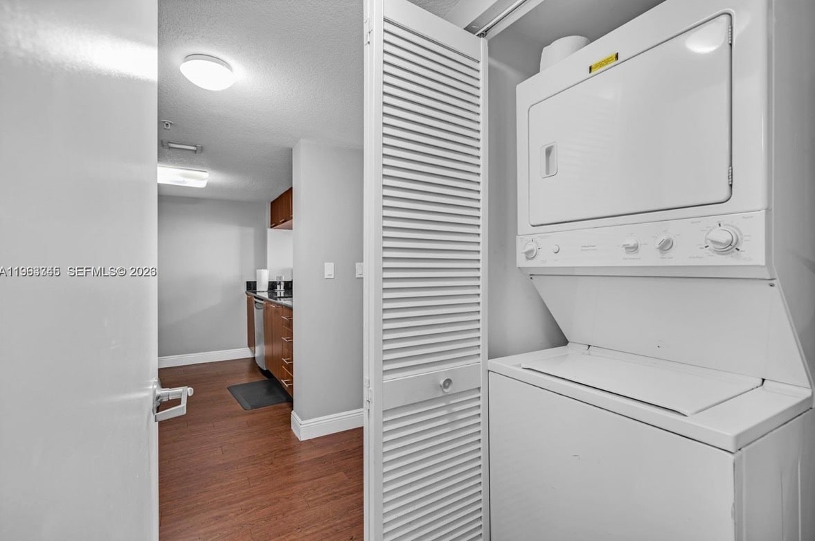 Building Photo - 1800 N Bayshore Dr