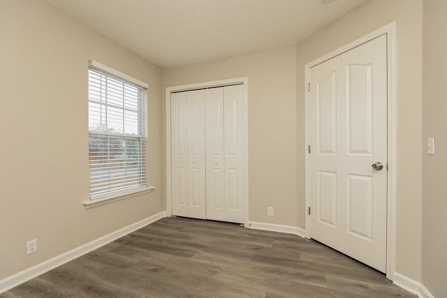 Building Photo - 405 Evelyn Dr
