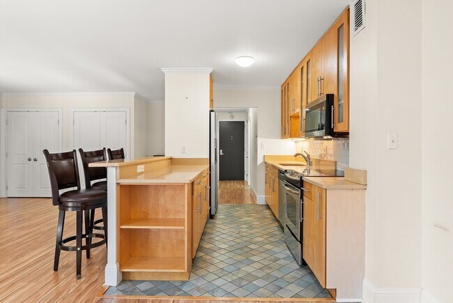 Building Photo - 50 Longwood Ave