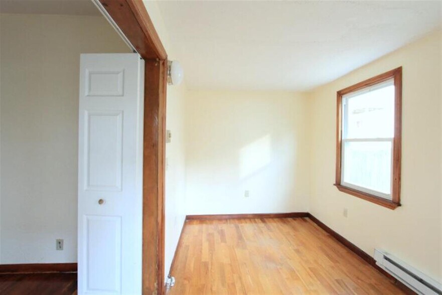 Building Photo - 14 Belknap St