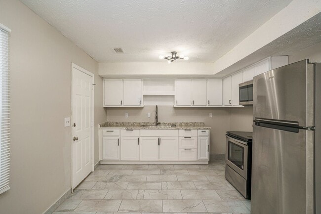 Building Photo - 9285 Cedar Ridge Dr NW