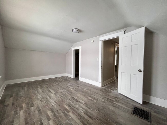 Building Photo - 2513 Sanford St