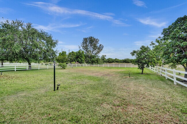 Building Photo - 9210 Equus Cir