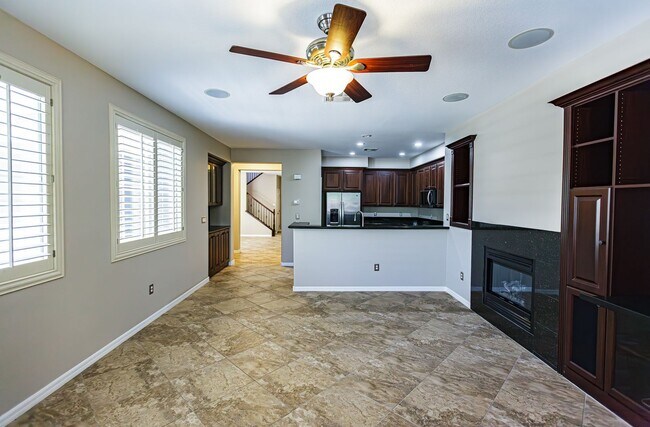 Building Photo - Townhome near Downtown Summerlin