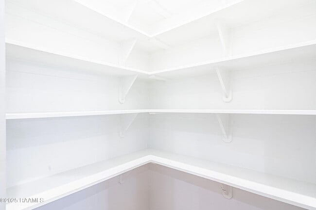 Building Photo - 102 Jubilation St