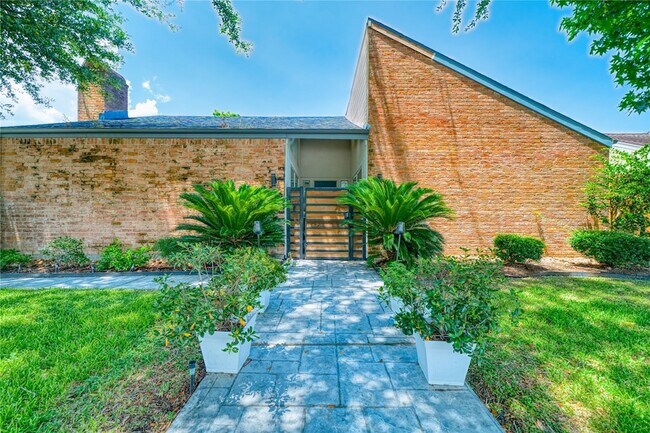 Building Photo - 7606 Portal Dr