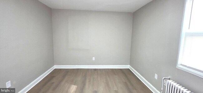 Building Photo - 3207 11th Pl SE