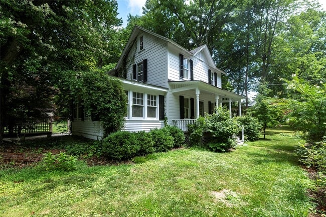 Building Photo - 15 Closter Rd
