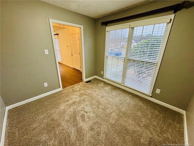 Building Photo - 616 Amberdale W Cir