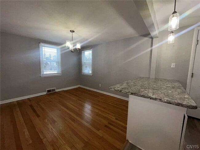 Building Photo - 3 Wills Dr