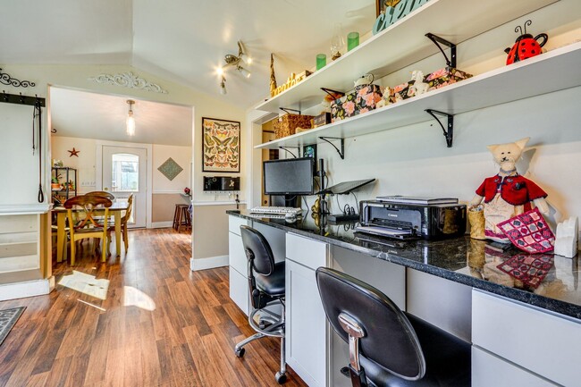 Building Photo - 4 Bed • 2 Bath Furnished Home – Utilities Included
