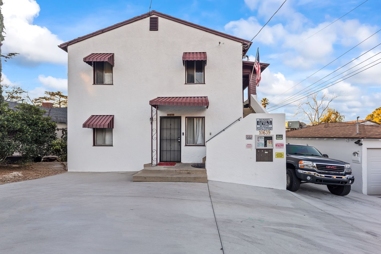 Building Photo - 10639 Fitzroy Ave