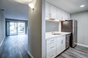 Building Photo - Round Hill Creek Apartments