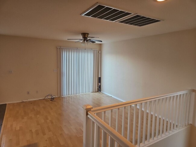 Building Photo - Beautiful 2 bedroom 2.5 bath !