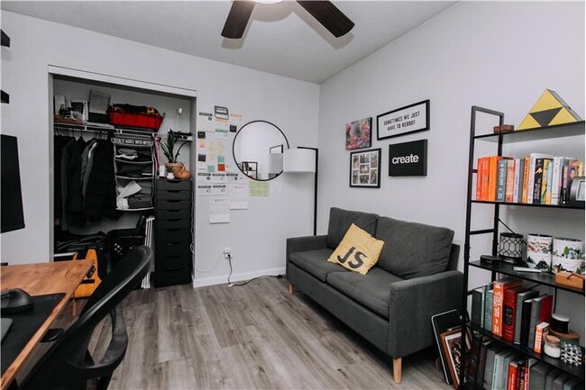 Building Photo - 1930 Independence Rd