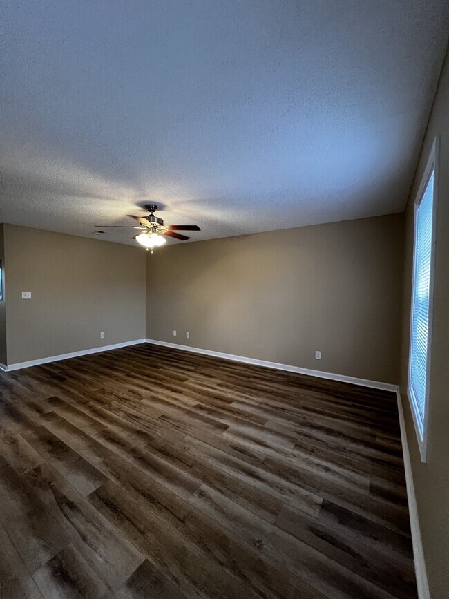 Building Photo - 541 Patriot Park Ct
