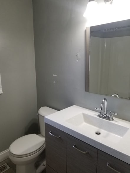 Building Photo - 81 Maranda St