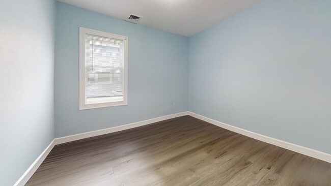 Building Photo - 346 Cherry St