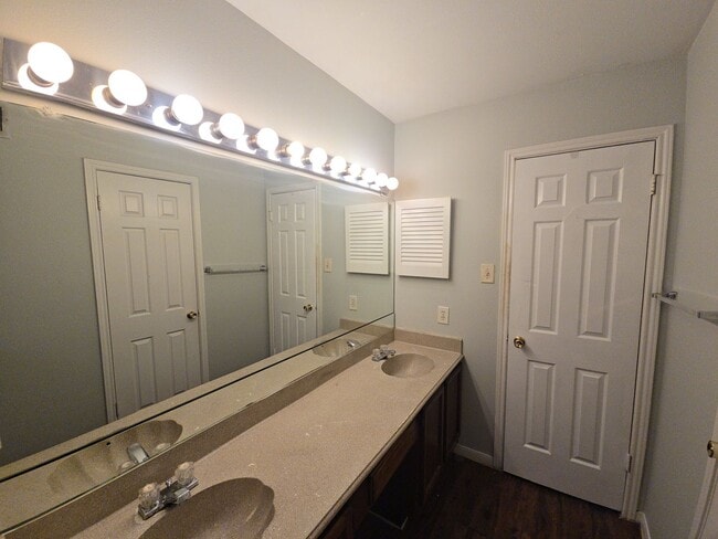 Building Photo - 14600 Fonmeadow Dr