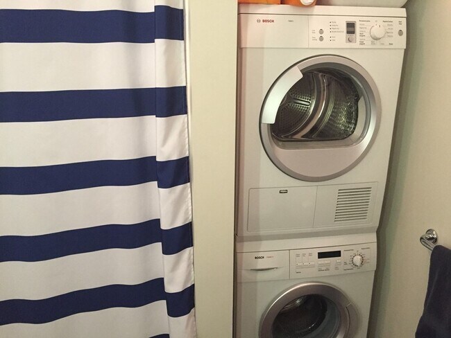 Building Photo - 35 Fay St