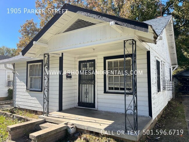 Building Photo - 1905 Parker St