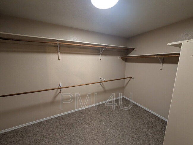 Building Photo - 9800 Kokopelli Dr NW