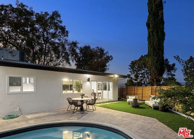 Building Photo - 3852 Sherview Dr