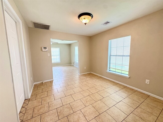 Building Photo - 2505 Avenue E