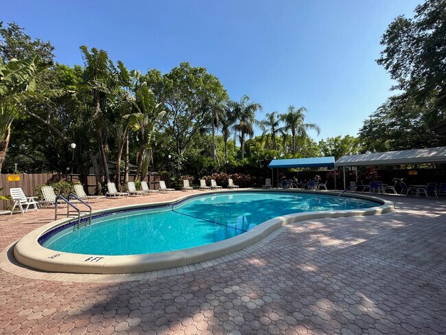 Building Photo - 4509 Carambola Cir S