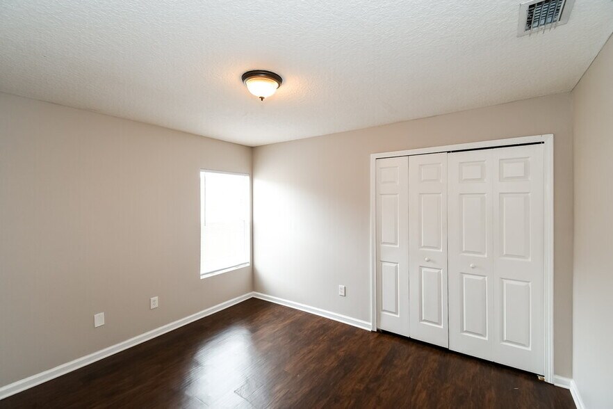 Building Photo - 11266 Silver Key Dr