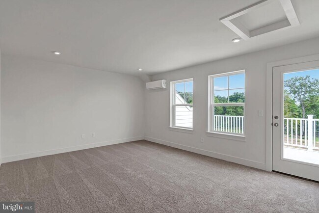 Building Photo - 1648 Sandpiper Bay Lp