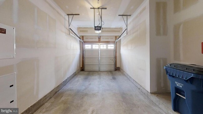 Building Photo - 43138 Thoroughfare Gap Terrace