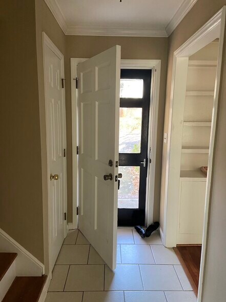 Building Photo - 4 Holdsworth Ct