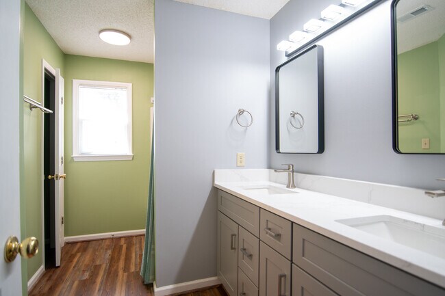 Building Photo - 4801 Buttonbush Dr