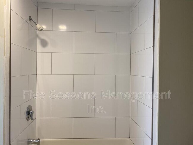 Building Photo - 21 Lafayette Pl