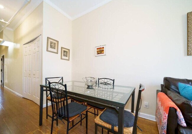 Building Photo - 416 W 46th St