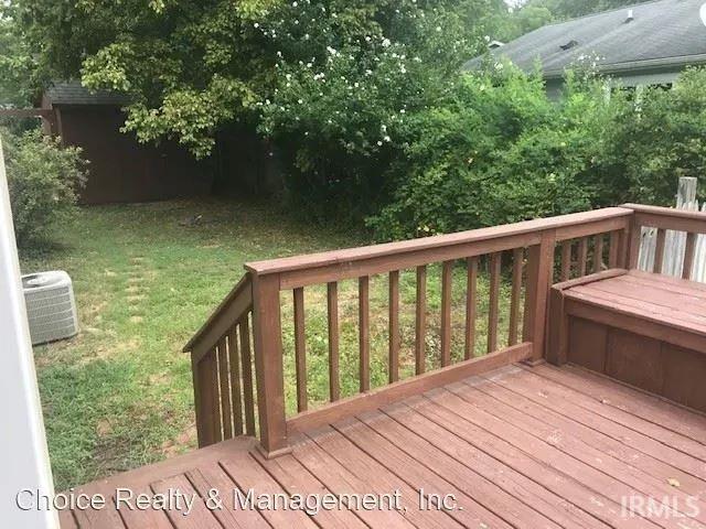 Building Photo - 1615 S Buffstone Ct